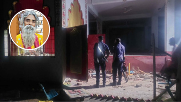 হামলার পর ফিলিপনগরে শামীমের দরবার শরীফ। ছবি: আনিস মণ্ডল