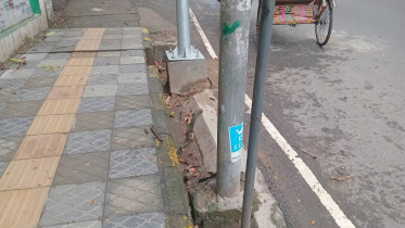 নালার ওপর সড়কবাতি