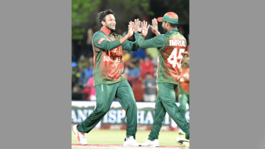 1st t20 shakib got wicket.jpg