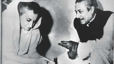 Bangabandhu and India Gandhi.jpg