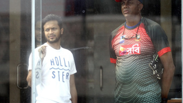 Shakib Al Hasan-Courtney Walsh 
