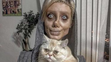 Look Like Angelina Jolie