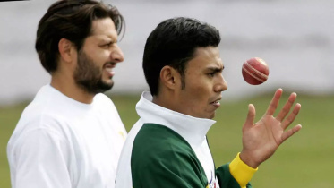 afridi-kaneria.jpg
