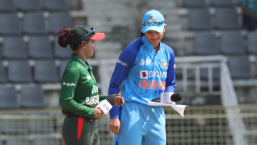 Smriti Mandhana & Nigar Sultana