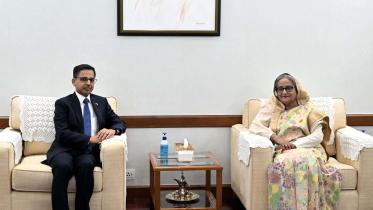 শেখ হাসিনা, প্রণয় ভার্মা, প্রতিবেশী, 