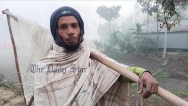 একদিন মাছ না ধরলে উপোষ থাকতে হয় তাদের