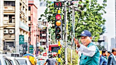 ১১৯ কোটি টাকা ‘অপচয়ে’র পর ‘কৃত্রিম বুদ্ধিমত্তায়’ ট্রাফিক নিয়ন্ত্রণ পরিকল্পনা