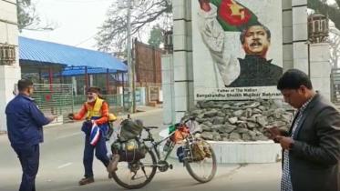 বাইসাইকেলে হজের পথে বেনাপোল হয়ে ভারতে পৌঁছেছেন সালাম