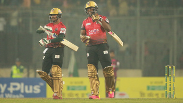 Andre Russell & Mosaddek Hossain 