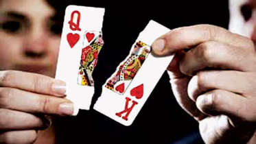 কখন বুঝবেন সম্পর্কে ভাঙনের সুর 