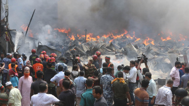 আগুনের সূত্রপাত আদর্শ মার্কেট থেকে: প্রত্যক্ষদর্শী