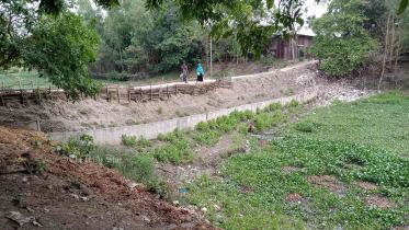 দখল-দূষণে মৃতপ্রায় সুবর্ণখালী নদী