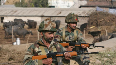 পাঞ্জাবের একটি সামরিক ঘাঁটিতে মোতায়েন ভারতীয় সেনা। ফাইল ছবি: রয়টার্স