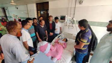 বগুড়ায় বিএনপি-পুলিশ সংঘর্ষ: টিয়ারশেলের ধোঁয়ায় ২৭ স্কুলশিক্ষার্থী অসুস্থ