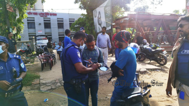 ঢাকার প্রবেশপথে তল্লাশি, আটক