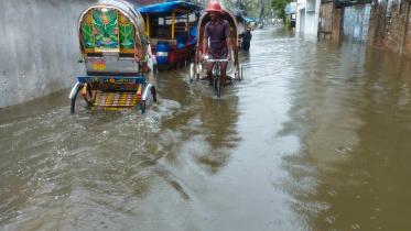 টানা বৃষ্টিতে থৈ থৈ চট্টগ্রাম 