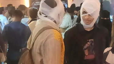 শাহরুখ ভক্তরা জওয়ান সিনেমা দেখতে ভীড় করছেন। ছবি: স্টার