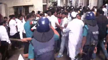 আদালতে বিএনপি নেতা আমান, কর্মী-সমর্থকদের বের করে দিলো পুলিশ