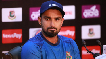 ঢাকায় ফিরলেন লিটন