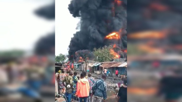 বেনিনের একটি বাজারে অবৈধ তেলের ডিপোয় আগুন লেগে ৩৫ জন নিহত হন। ছবি: এক্সের ভিডিও থেকে নেওয়া স্ক্রিণশট
