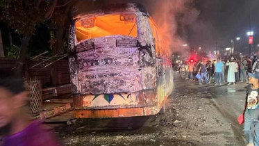 বাসে আগুন.jpg