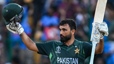 পাকিস্তানকে জিতিয়ে পুরস্কার পাচ্ছেন ফখর