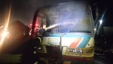 বাসে আগুন.jpeg