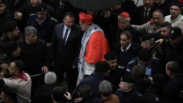 গাজায় লড়াইয়ের পরিপ্রেক্ষিতে জেরুসালেম থেকে বেথলেহেম পর্যন্ত শোভাযাত্রা ছিল সংক্ষিপ্ত। ছবি: ডয়চে ভেলে/মাহমুদ লিয়ান/এপি/ডিপিএ/পিকচার অ্যালায়েন্স