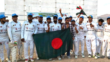 খেলোয়াড়দের সঙ্গে বাংলাদেশ ক্রিকেট ক্লাবের কর্মকর্তারা