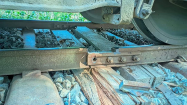 broken_track.jpg