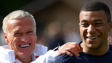 mbappe-deschamps.jpg