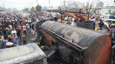 savar lorry fire.jpg