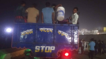 ‘যে টাকা বেতন পাইছি, বাড়ি যাতায়াতেই শ্যাষ’