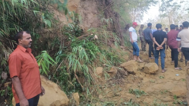 ভূমিধসে বাঘাইছড়ি বিচ্ছিন্ন, ঝড়ের পরে বিদ্যুৎহীন লামা-আলীকদম