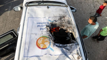 ওয়ার্ল্ড সেন্ট্রাল কিচেন নামের ত্রাণসংস্থার গাড়িবহরে ড্রোন হামলা চালায় ইসরায়েল। ছবি: সংগৃহীত