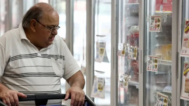 মুদ্রাস্ফীতির সঙ্গে মানিয়ে চলতে হিমশিম খাচ্ছেন আর্জেন্টিনার নাগরিকরা। ফাইল ছবি: রয়টার্স/ডয়চে ভেলে