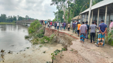 বন্যার পানির চাপে ধলেশ্বরী নদীর ওপর নির্মিত চারাবাড়ি সেতুর সংযোগ সড়ক ভেঙে যাওয়ায় পশ্চিম টাঙ্গাইলের সঙ্গে সড়ক যোগাযোগ একপ্রকার বিচ্ছিন্ন হয়ে পড়েছে। 