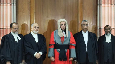 ৪ বিচারপতি