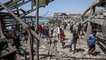 Gaza cafe under attack