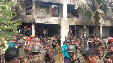 মাইলস্টোন কলেজে বিমান বিধ্বস্ত