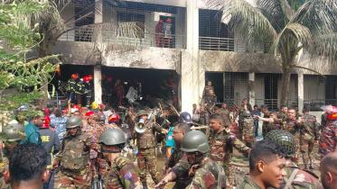 বিমান বাহিনীর যুদ্ধবিমান বিধ্বস্ত