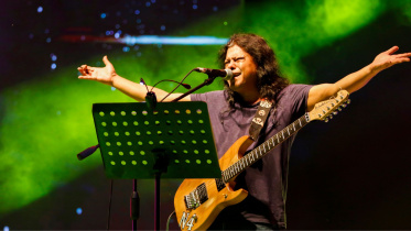 জেমস, নগরবাউল জেমস, বাংলা রক মিউজিক, ফিলিংস ব্যান্ড, জেল থেকে বলছি, সাইকেডেলিক রক বাংলা, বাংলা ব্যান্ড সংগীত, বাংলাদেশি রকস্টার, ফারুক মাহফুজ আনাম, জেমসের জনপ্রিয় গান, নগরবাউল ব্যান্ড, বাংলা রকের ইতিহাস, আইয়ুব বাচ্চু জেমস, শিবলী জেমস গান, আসাদুল্লাহ দেহলভ