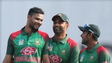 Mashrafe Mortaza, Tamim Iqbal & Mehidy Hasan Miraz
