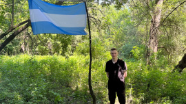 ক্রোয়েশিয়া ও সার্বিয়ার মাঝে দানিয়ুব নদীর বুকে ছোট্ট একখণ্ড চর ‘ফ্রি রিপাবলিক অব ভার্দিস’। ড্যানিয়েল জ্যাকসন এই স্বঘোষিত রাষ্ট্রের ‘রাষ্ট্রপতি’। ছবি: সৌজন্য