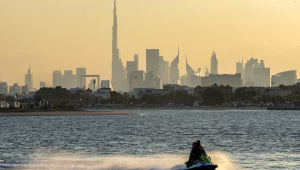 বুর্জ খলিফার পটভূমিকায় দুবাই শহর। ছবি: এএফপি