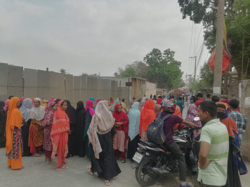 সাভারের শ্রমিক-পুলিশ সংঘর্ষে আহত অন্তত ১৫