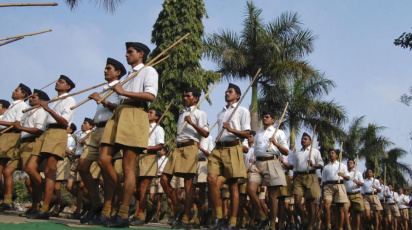 উগ্র হিন্দুত্ববাদী রাষ্ট্রীয় স্বয়ংসেবক সংঘের (আরএসএস) কর্মীদের প্রশিক্ষণ। ফাইল ছবিছ: রয়টার্স