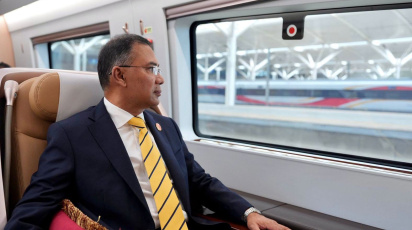 ট্রেনে প্রধানমন্ত্রী