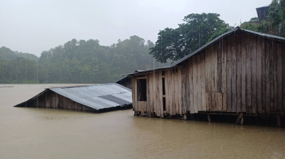 ভারী বর্ষণ ও পাহাড়ি ঢলে বান্দরবানে ভয়াবহ বন্যা পরিস্থিতির সৃষ্টি হয়েছে। ছবি: স্টার