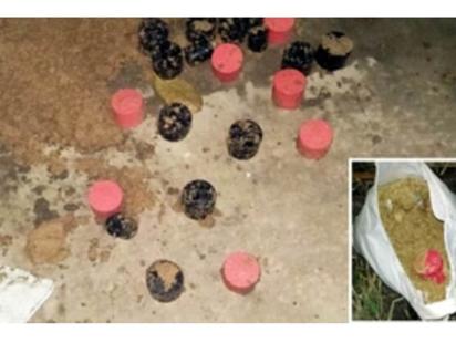 Benapole Photo --21 Bomb recovered bypolice --16.12.20.jpg